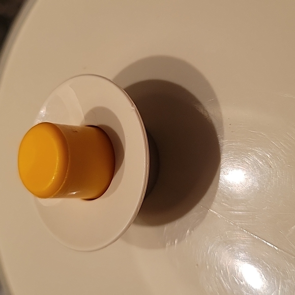 Vintage Tupperware Orange 2 Quart Push Button Pitcher - Picture 9 of 9